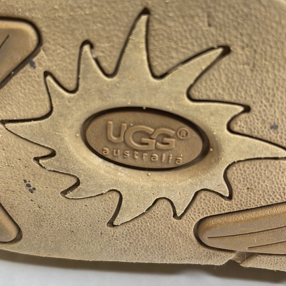 UGG Cargo Pocket 5195 Boots with Buckle Women’s Size 8 - Picture 7 of 10